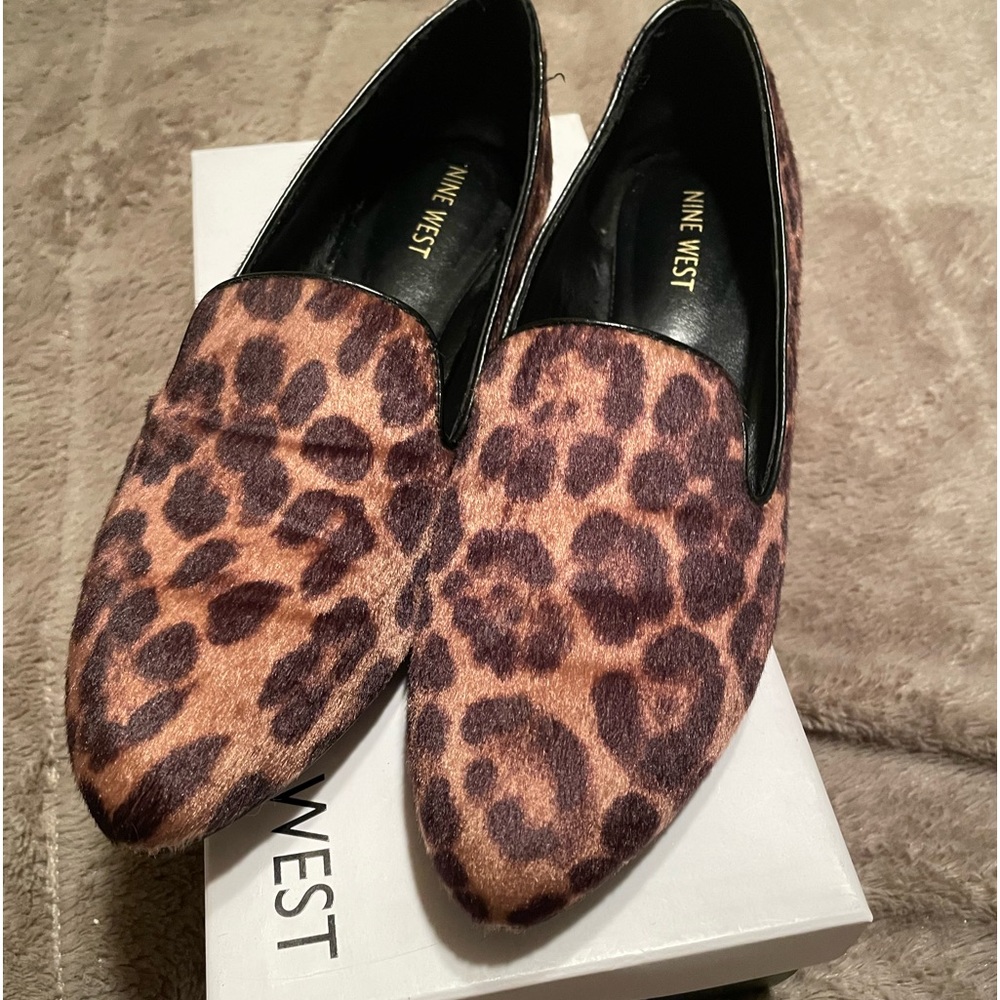 Cute leopard flats. Worn twice. Comes w/box